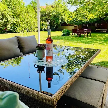 Vakantiehuis Csipkebogyo Nyaralohaz - Siófok