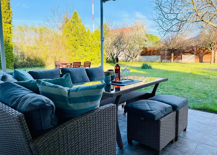 Csipkebogyo Nyaralohaz - Case de vacanță Siófok