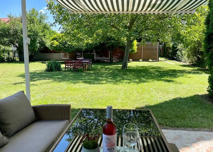 Csipkebogyo Nyaralohaz - Case de vacanță